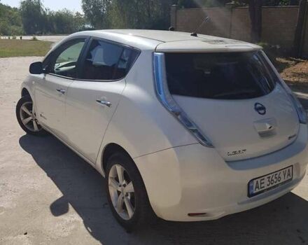 Белый Ниссан Лиф, объемом двигателя 0 л и пробегом 101 тыс. км за 8700 $, фото 3 на Automoto.ua