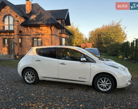 Ниссан Лиф 2014 в Луцке на Automoto.ua Белый Ниссан Лиф, объемом двигателя 0 л и пробегом 117 тыс. км за 6200 $, фото 2 на Automoto.ua