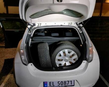 Белый Ниссан Лиф, объемом двигателя 0 л и пробегом 72 тыс. км за 6750 $, фото 6 на Automoto.ua