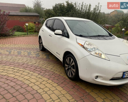 Білий Ніссан Ліф, об'ємом двигуна 0 л та пробігом 167 тис. км за 6700 $, фото 2 на Automoto.ua