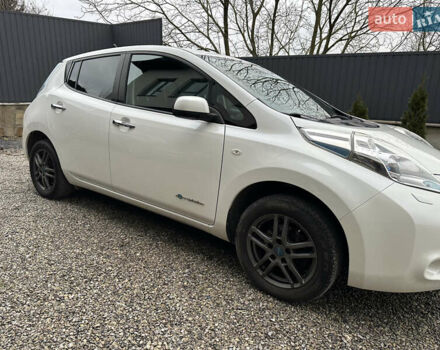 Белый Ниссан Лиф, объемом двигателя 0 л и пробегом 136 тыс. км за 5850 $, фото 1 на Automoto.ua