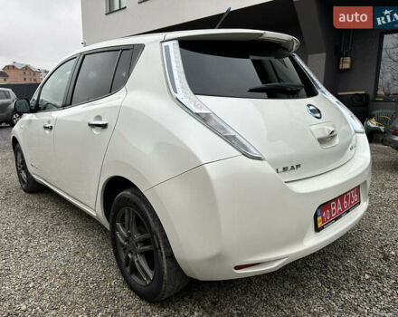 Белый Ниссан Лиф, объемом двигателя 0 л и пробегом 136 тыс. км за 5850 $, фото 4 на Automoto.ua