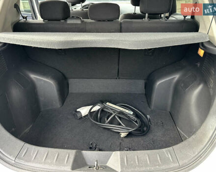 Белый Ниссан Лиф, объемом двигателя 0 л и пробегом 136 тыс. км за 5900 $, фото 14 на Automoto.ua