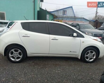 Білий Ніссан Ліф, об'ємом двигуна 0 л та пробігом 130 тис. км за 5500 $, фото 3 на Automoto.ua