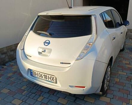 Белый Ниссан Лиф, объемом двигателя 0 л и пробегом 206 тыс. км за 9000 $, фото 1 на Automoto.ua