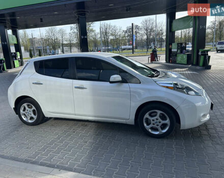 Белый Ниссан Лиф, объемом двигателя 0 л и пробегом 93 тыс. км за 6999 $, фото 8 на Automoto.ua