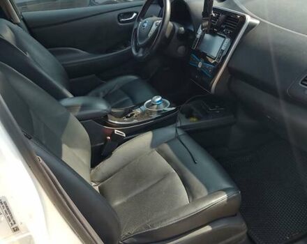 Белый Ниссан Лиф, объемом двигателя 0 л и пробегом 112 тыс. км за 8100 $, фото 21 на Automoto.ua