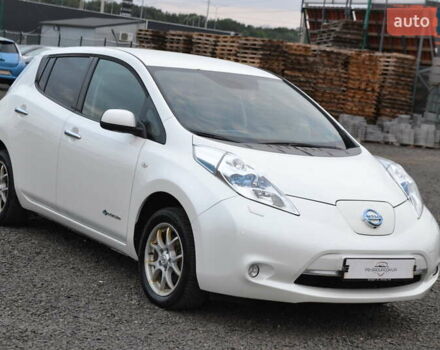 Белый Ниссан Лиф, объемом двигателя 0 л и пробегом 124 тыс. км за 5800 $, фото 3 на Automoto.ua