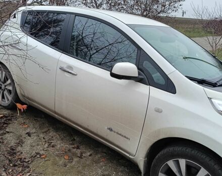 Белый Ниссан Лиф, объемом двигателя 0 л и пробегом 170 тыс. км за 6500 $, фото 7 на Automoto.ua