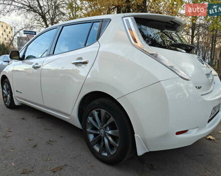 Белый Ниссан Лиф, объемом двигателя 0 л и пробегом 118 тыс. км за 7599 $, фото 9 на Automoto.ua