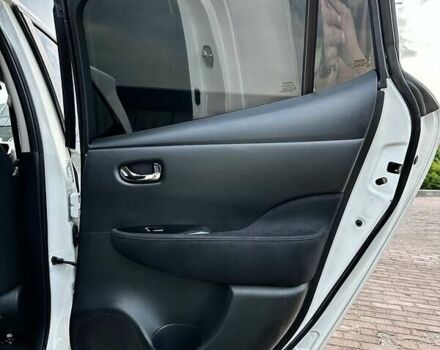 Білий Ніссан Ліф, об'ємом двигуна 0 л та пробігом 96 тис. км за 7950 $, фото 42 на Automoto.ua