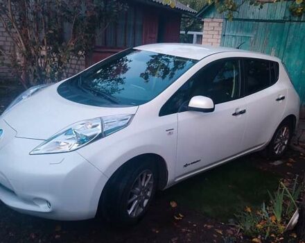 Белый Ниссан Лиф, объемом двигателя 0 л и пробегом 115 тыс. км за 6400 $, фото 1 на Automoto.ua