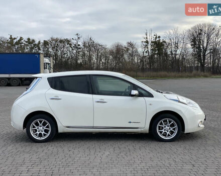 Белый Ниссан Лиф, объемом двигателя 0 л и пробегом 140 тыс. км за 5450 $, фото 5 на Automoto.ua