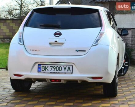 Білий Ніссан Ліф, об'ємом двигуна 0 л та пробігом 96 тис. км за 7950 $, фото 23 на Automoto.ua