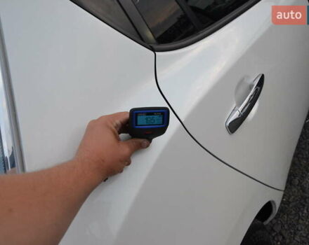 Белый Ниссан Лиф, объемом двигателя 0 л и пробегом 124 тыс. км за 5800 $, фото 32 на Automoto.ua