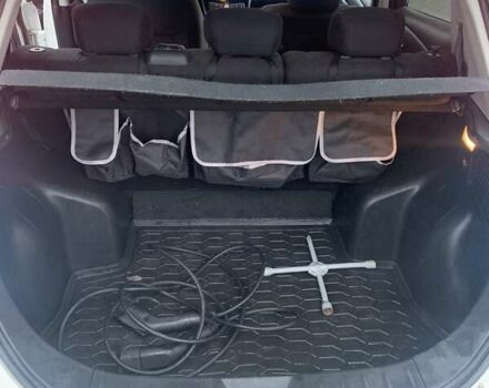 Белый Ниссан Лиф, объемом двигателя 0 л и пробегом 215 тыс. км за 5600 $, фото 8 на Automoto.ua