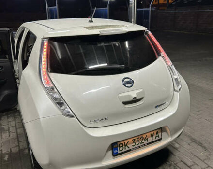 Білий Ніссан Ліф, об'ємом двигуна 0 л та пробігом 170 тис. км за 6600 $, фото 9 на Automoto.ua