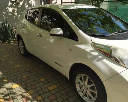 Білий Ніссан Ліф, об'ємом двигуна 0 л та пробігом 191 тис. км за 6700 $, фото 1 на Automoto.ua