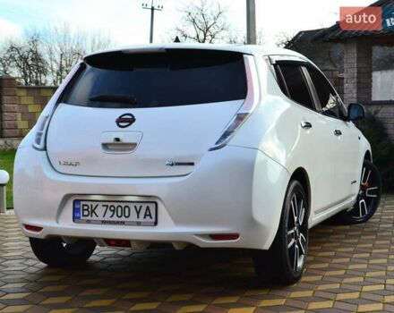 Білий Ніссан Ліф, об'ємом двигуна 0 л та пробігом 96 тис. км за 7950 $, фото 24 на Automoto.ua