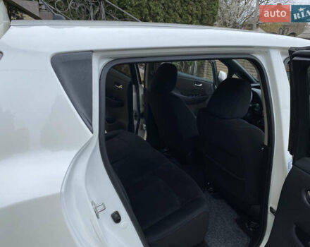 Белый Ниссан Лиф, объемом двигателя 0 л и пробегом 148 тыс. км за 5999 $, фото 15 на Automoto.ua