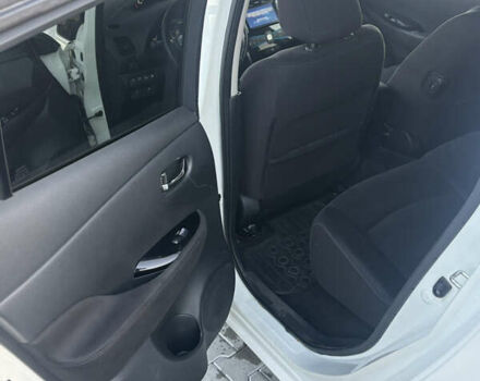 Білий Ніссан Ліф, об'ємом двигуна 0 л та пробігом 127 тис. км за 6450 $, фото 21 на Automoto.ua