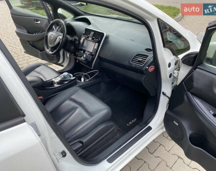 Белый Ниссан Лиф, объемом двигателя 0 л и пробегом 83 тыс. км за 7499 $, фото 16 на Automoto.ua