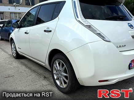 Білий Ніссан Ліф, об'ємом двигуна 80 л та пробігом 96 тис. км за 7750 $, фото 2 на Automoto.ua