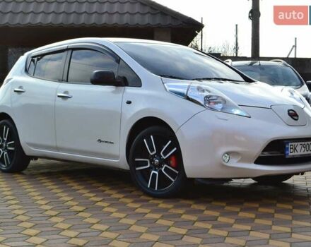 Білий Ніссан Ліф, об'ємом двигуна 0 л та пробігом 96 тис. км за 7950 $, фото 5 на Automoto.ua