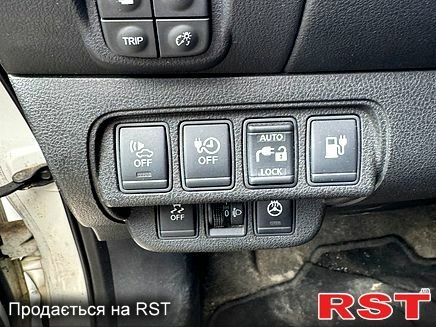 Білий Ніссан Ліф, об'ємом двигуна 80 л та пробігом 96 тис. км за 7750 $, фото 4 на Automoto.ua