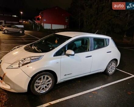 Белый Ниссан Лиф, объемом двигателя 0 л и пробегом 72 тыс. км за 6750 $, фото 10 на Automoto.ua