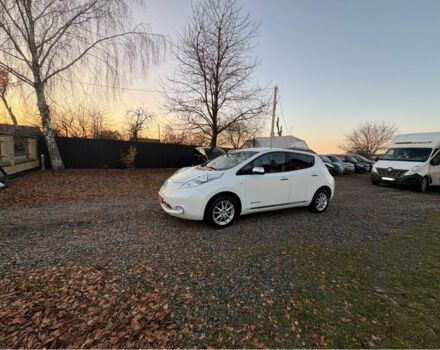 Белый Ниссан Лиф, объемом двигателя 0 л и пробегом 117 тыс. км за 6000 $, фото 10 на Automoto.ua