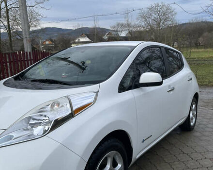 Белый Ниссан Лиф, объемом двигателя 0 л и пробегом 118 тыс. км за 6400 $, фото 4 на Automoto.ua