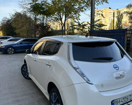 Белый Ниссан Лиф, объемом двигателя 0 л и пробегом 136 тыс. км за 4999 $, фото 4 на Automoto.ua