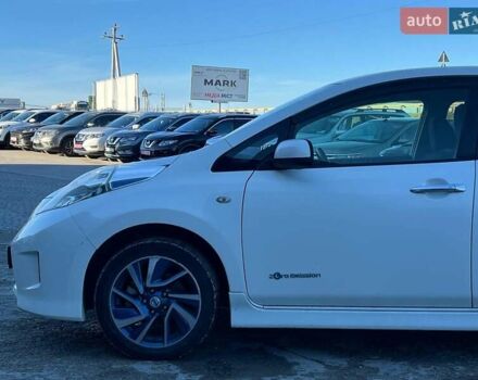 Белый Ниссан Лиф, объемом двигателя 0 л и пробегом 134 тыс. км за 6190 $, фото 3 на Automoto.ua