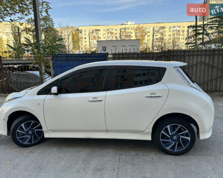 Белый Ниссан Лиф, объемом двигателя 0 л и пробегом 136 тыс. км за 4999 $, фото 3 на Automoto.ua