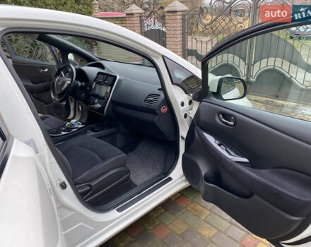 Белый Ниссан Лиф, объемом двигателя 0 л и пробегом 148 тыс. км за 5999 $, фото 14 на Automoto.ua