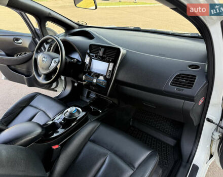 Белый Ниссан Лиф, объемом двигателя 0 л и пробегом 144 тыс. км за 7250 $, фото 21 на Automoto.ua