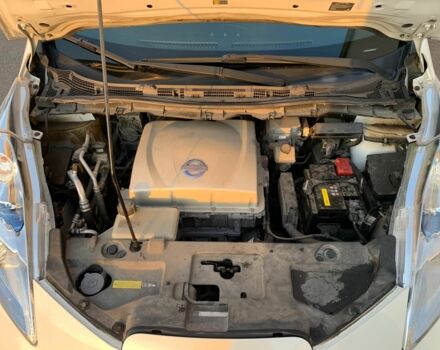 Білий Ніссан Ліф, об'ємом двигуна 0 л та пробігом 145 тис. км за 6950 $, фото 18 на Automoto.ua