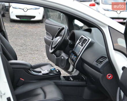 Белый Ниссан Лиф, объемом двигателя 0 л и пробегом 124 тыс. км за 5800 $, фото 20 на Automoto.ua