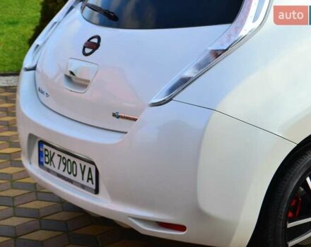 Білий Ніссан Ліф, об'ємом двигуна 0 л та пробігом 96 тис. км за 7950 $, фото 27 на Automoto.ua