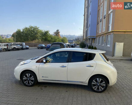 Белый Ниссан Лиф, объемом двигателя 0 л и пробегом 112 тыс. км за 7599 $, фото 4 на Automoto.ua