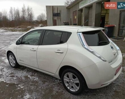 Белый Ниссан Лиф, объемом двигателя 0 л и пробегом 95 тыс. км за 7500 $, фото 5 на Automoto.ua