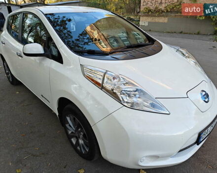 Белый Ниссан Лиф, объемом двигателя 0 л и пробегом 118 тыс. км за 7599 $, фото 2 на Automoto.ua