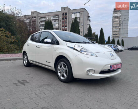 Белый Ниссан Лиф, объемом двигателя 0 л и пробегом 145 тыс. км за 6799 $, фото 4 на Automoto.ua