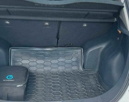 Белый Ниссан Лиф, объемом двигателя 0 л и пробегом 170 тыс. км за 6600 $, фото 15 на Automoto.ua