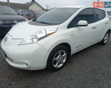 Білий Ніссан Ліф, об'ємом двигуна 0 л та пробігом 130 тис. км за 5500 $, фото 1 на Automoto.ua