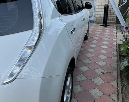 Белый Ниссан Лиф, объемом двигателя 0 л и пробегом 156 тыс. км за 6700 $, фото 4 на Automoto.ua