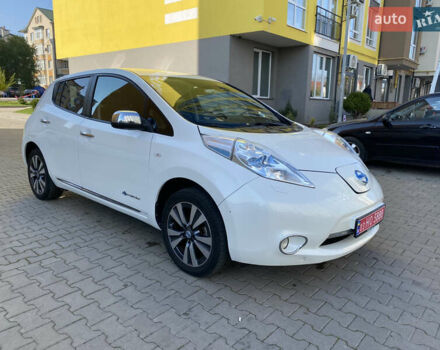 Белый Ниссан Лиф, объемом двигателя 0 л и пробегом 112 тыс. км за 7599 $, фото 7 на Automoto.ua