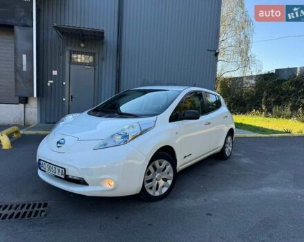 Белый Ниссан Лиф, объемом двигателя 0 л и пробегом 69 тыс. км за 7599 $, фото 5 на Automoto.ua