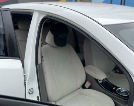 Белый Ниссан Лиф, объемом двигателя 0 л и пробегом 149 тыс. км за 9500 $, фото 1 на Automoto.ua